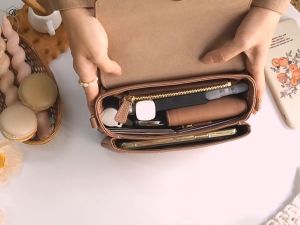 Charin. คล่องตัวดีเทลจัดเต็ม ทรงน่ารักมีแพลนเที่ยว เป็นอีกรุ่นที่แมทซ์ชุดได้ปังๆ เสริมลุคแน่นอน