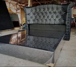 dipan kayu tempat tidur modern mewah model king