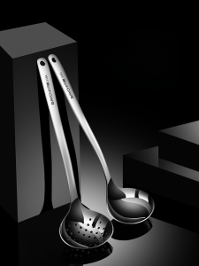 Large 316 Stainless Steel Soup Spoon Deepened Long Handle Kitchen Utensil for Hot Pot Soup Serving Home Use Antibacterial