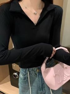 เสื้อยืดคอโปโลสีดำสไตล์ย้อนยุคสำหรับผู้หญิง แขนยาว ทรงเข้ารูป ฤดูใบไม้ร่วง/ฤดูหนาว เสื้อชั้นในสั้น ลำลอง สไตล์ย้อนยุค
