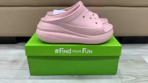 Giày dép crocs chuẩn xịn chống hôi chân nhựa tế bào êm mềm siêu bền đi mưa lội nước đi biển quai ngang đế xuồng crush slide ver2 cao 6cm cho nữ màu hồng