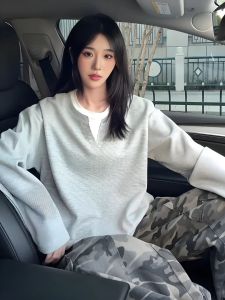 เสื้อยืดคอกว้างแขนยาวสีเทาอเมริกันสำหรับผู้ชาย ทรงหลวม ทรงปกติ ไม่ต้องรีด ผ้าฝ้ายผสมโพลีเอสเตอร์ ฤดูใบไม้ร่วง