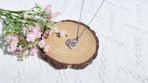 Takara Tomy | Vòng Cổ Hình Trái Tim Cá Nhỏ Rỗng Ruột Đính Đá Mặt Dây Chuyền Dễ Thương Hoạt Hình Sáng Tạo Phụ Kiện Trang Sức Dành Cho Nữ
