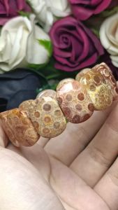 High Quality Coral Jade Stone Papan Bracelet 高货珊瑚玉手排
