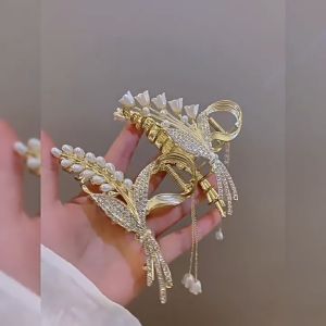 Bisa COD Jepit Rambut Mutiara Bentuk Hiu Aksen Mutiara Dan Berlian Imitasi Bahan Alloy Gaya Korea Untuk Wanita Diomad