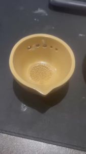 Herb Stripper Bowl with Grater - Resin Herb Stripper Tool with 5 Hole Sizes For Salads & Cooking Peeling off the Leafy Assembly