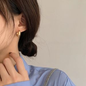 Golden Hoop Earrings: High-End Plain Hoop Jewelry for Women's Fashion Accessories