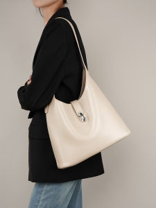 Fall Winter 2024 New Handheld Tote Bag Women Summer Large Capacity Leather Underarm Crossbody Bag Stylish Vintage Design