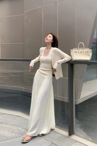 ชุดกระโปรงแฟชั่นบริสุทธิ์เสื้อกล้ามถักคอวีคล้องคอเสื้อคาร์ดิแกนกันแดดชุดสองชิ้นกระโปรงยาวเอวสูง