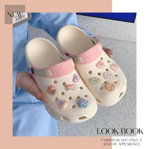 Tsion ขายดี   รองเท้าแตะสวมหัวโตแฟชั่น พื้นนิ่ม ทรงสวย ใส่สบายเลือกได้หลายสี แถมชุดตัวติดลายน่ารักๆให้ด้วย งานดีงานสวยแบบนี้ต้องไม่พลาด