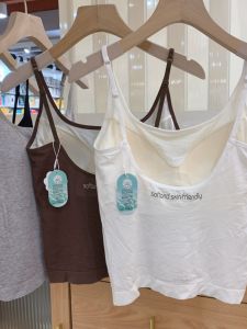 เสื้อกั๊กสายเดี่ยวผ้าโมดอลเนื้อนุ่มบางสไตล์ยูโรสำหรับผู้หญิงในฤดูร้อน 2024 เสื้อชั้นในแบบไร้โครงสำหรับใส่ด้านนอก