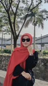 Pashmina Hijab Krudung Crinkle Airflow: Hijab Modern & Syari