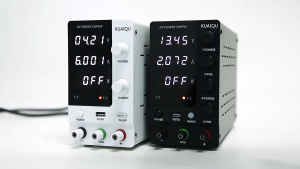 KUAIQU DC Power Supply Variable 30V 10A ปรับ Switching Regulated DC Bench Power Supply พร้อมสวิตช์เอาต์พุตจอแสดงผล LED 4 หลักความแม่นยําสูง Benchtop Lab Power Supplies