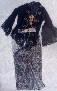 satu set kebaya bali bordir lengan pecahrok wiru