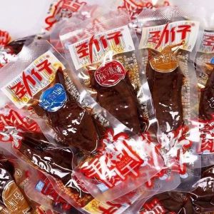 劲仔手撕肉干Hand torn dried meat in small packaging spicy and spicy snacks five flavored duck jerky strips casual snacks and snacks