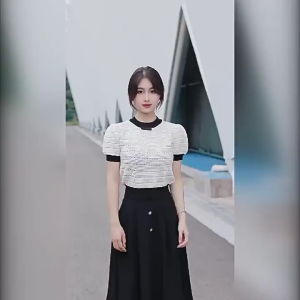 【Y2E2noa】 Summer Sweet Hollow Out Knitted T-shirt Women Contrast Color Round Neck Short Sleeve Crop Top