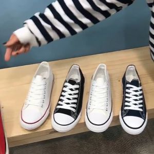รองเท้าผ้าใบ บผญน่ารัก เกาหลีรุ่นนักเเท้าลำลอง รองเท้าผ้าใบผู้หญิง วินเทจ สีขาว นักเรียนผญ บผญ บ้าน