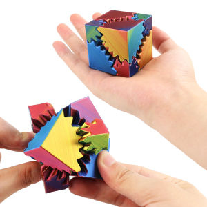ของเล่นปริศนาหมุนรอบลูกเกียร์สี่เหลี่ยมพิมพ์ 3 มิติ ของเล่นบีบอัดที่สร้างสรรค์