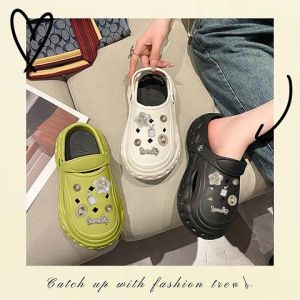 LHShoess กำลังนิยม รองเท้าหัวโตแฟชั่น วัสดุยางคุณภาพดี สวมใส่สบาย ทำความสะอาดง่าย ไปพร้อมตัวติด ลายน่ารักมาก ราคาสุดคุ้ม จิ้มโล๊ด