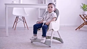 Pippi สำหรับเด็ก เก้าอี้ทานอาหารเด็กอเนกประสงค์ ออกแบบพับได้ ถาดPPอาหาร แท่นเท้าเสริมแข็ง ตัวเลือกแรกของคุณแม่