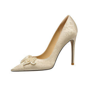 รองเท้าส้นสูงหรูหราสไตล์จีนใหม่ Elegant High Heels รองเท้าแต่งงานแบบสวมสำหรับผู้หญิงวัย 18-40 ปี