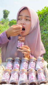 Fiona Tropical Crunchy 140gram Selai Cokelat Crunchy Rasa Ubi Ungu Nikmat & Renyah Cocok Sebagai Camilan Sehari-hari