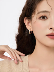 ต่างหูแบบหมุดไม่มีรูปแบบวงกลมสีทองกาแฟสำหรับผู้หญิง เครื่องประดับแฟชั่นสไตล์ลำลอง สีแดงวินเทจ