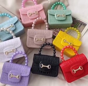 มินิกระเป๋าแฟชั่นสะพายข้างลายจระเข้น่ารักๆทรงเก๋ตามสไตส์12*12ชม