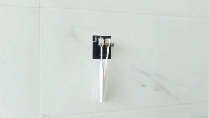 Miếng Dán Tường Treo Bàn Chải ĐR Và Ly