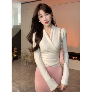 LUOFEN | V-Neck Slim Fit Casual Long Sleeve White Turtleneck Top