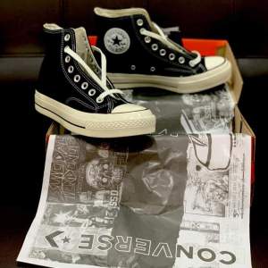 SEPATU PRIA DAN WANITA  70S HIGH GLOSSY SEPATU SEKOLAH 38