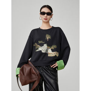 Embroidered Chinese Style Black Round Neck Pullover Hoodie