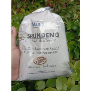 serundeng SAE srundeng kelapa rasa manis atau pedas oleh oleh khas solo 250gr