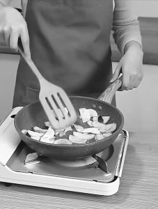 Kotak Bumbu Dapur 4in1 Rak Bumbu Seasoning Box Free Sendok 4in1 Serbaguna