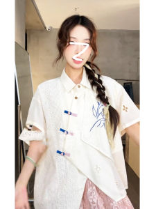 Retro Embroidered Beige Short Sleeve Womens Shirt Loose Fit Summer 2025 New Style Versatile Slimming Top Design Sense
