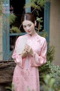 Áo dài cách tân Thiên Điệp dáng suông chiết ly sau vải gấm cổ cao tay loe dài sang trọng - Áo dài MƠ