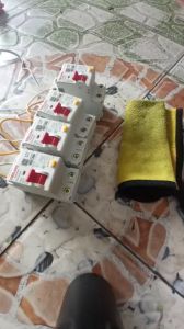 Cầu dao tự động 20A Chống giật điện Quá tải tự ngắt Chống sét đánh cho máy nước nóng máy giặt công suất 20A