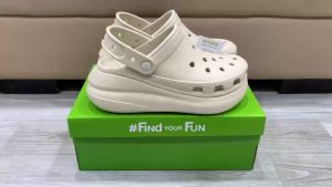 Giày sục crocs chuẩn xịn chống hôi chân nhựa tế bào êm mềm siêu bền đi mưa lội nước đi biển band crush đế cao 6cm màu kem