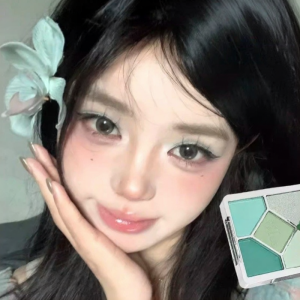 BLK Cosmetics | Minty Green Low Saturation Matte & Glitter Five-color Eyeshadow Palette