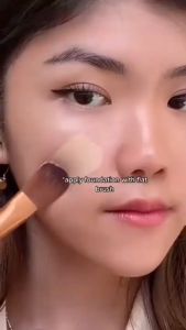 1 แถม 1 กันแดดรองพื้น รองพื้นกันน้ํา Kizzei Nanowhite SPF50 5g กันแดดเนือแป้ง กันน้ำ กันเหงื่อ กันแดดใยไหม ครีมรองพื้นกันแดด กันแดดหน้าผ่อง