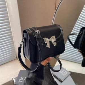 Charics&Kittn Genuine Leather Womens Mini Crossbody Bag Fashionable Autumn Winter Small Square Bag for Young Women