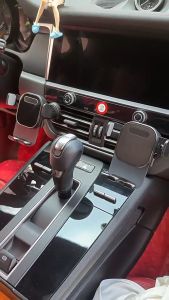 Giá đỡ kẹp điện thoại gắn khe cửa gió xe ô tô