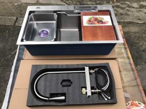 Chậu rửa bát inox 1 hố. Bồn rửa bát chén 1 hố 78x46x22 com bo vòi ngỏng nóng lạnh và vòi thác