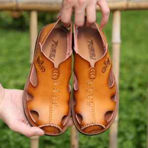 Mens Sandals Summer New Leather Beach Shoes Head Cover Soft Bottom Casual Shoes Korean Version Slip-On Two-Way Wear