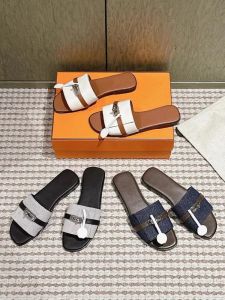 Womens One-Word Slippers Summer Outwear Fashion Twist Lock Beach Half Slippers Classic Style Color Matching Square Toe Flat Bottom Genuine Leather Sandals