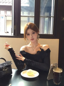 Retro Silver Flower Tassel Earrings: A Luxurious Statement Piece