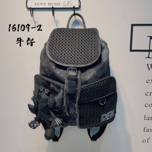 Fashionable Nylon Backpack Casual Drawstring Cover Commuter Bag Practical Multi-Pocket Leisure Commuting Bag Trendy