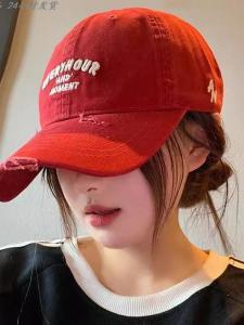 Retro Embroidered Womens Fashionable Wide Brim Hat Face Slimming Red Duckbill Cap Spring Autumn Winter Seasonal Universal Size