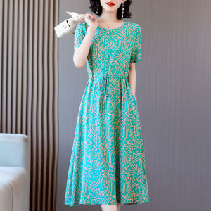 ชุดเดรสผ้าป๊อปปลิ้นแบบวัยรุ่นสไตล์ตะวันตกมีออร่าแบบใหม่สำหรับผู้หญิงเดรสผ้าฝ้ายเทียมลายดอกไม้เล็กใส่ด้านนอกใส่แล้วดูผอมเพรียวใส่ช่วงฤดูร้อนสำหรับคุณแม่