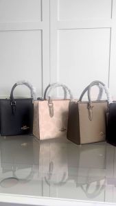 CH womens bag 25 Maggie tote bag Presbyterian retro commuter TOTE hand bill shoulder crossbody bag